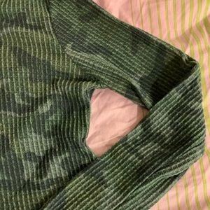 LA LA LAND waffle knit camo top M